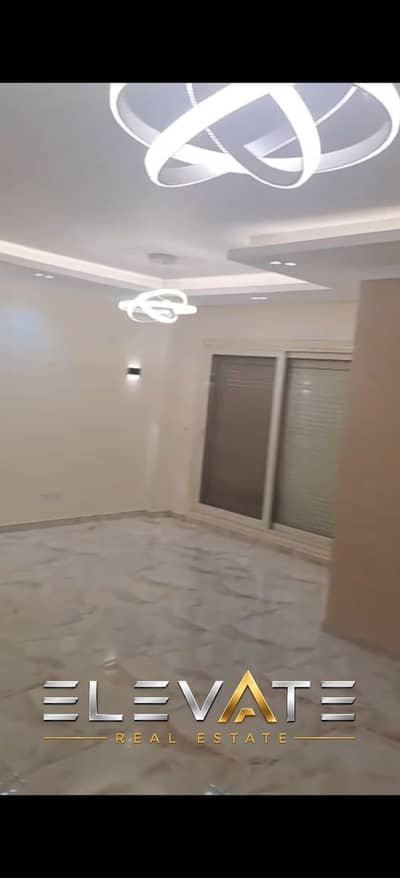 Apartment for rent 3 rooms finishing super lux in Compound Stone