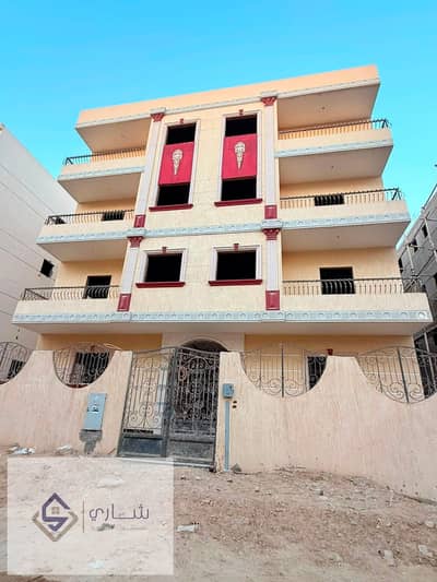 شقتك في الحي الثالث مج 1 بمساحة 200م مسلمة جهاز انت جار للجامعة الروسية والبنك الاهلي ومركز خدمات المدينة