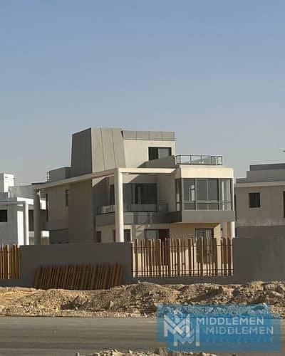 town house corner 195m prime location under market price ready to move bloom fields mostakbal city