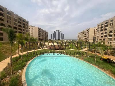 شقة مميزه بكمبوند صبور جرين سكوير green square كورنر بحري علي الجرين فالي و البحيرات - المستقبل سيتي