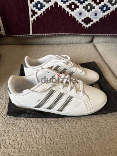 Women’s original Adidas shoes from Saudi Arabia size 32 2/3