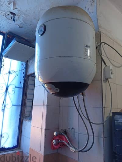 للبيع سخان استخدام سنه بحاله ممتازه