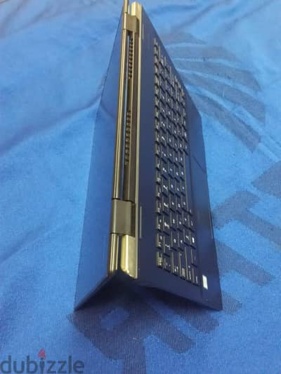 Toshiba x 360  جيل سابع i5 تاتش full hd لابتوب وتابلت ram 16 ddr4 +ssd