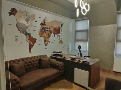 للبيع مكتب إداري في Beverly Hills – مول Midpoint – تشطيب سوبر لوكس مناسب للشركات والأنشطة الإدارية والاستثمار