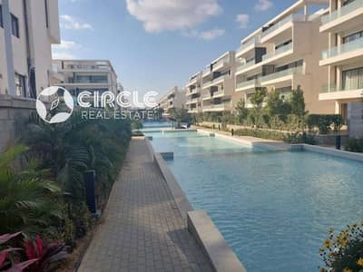 شقة فاخرة للإيجار في ليك فيو ريزيدنس (Lake View) مساحة 144 م² | الدور الثاني | 2 غرفة نوم (منهم ماستر) | بالمطبخ والتكييفات | موقع مميز بالتجمع الخامس