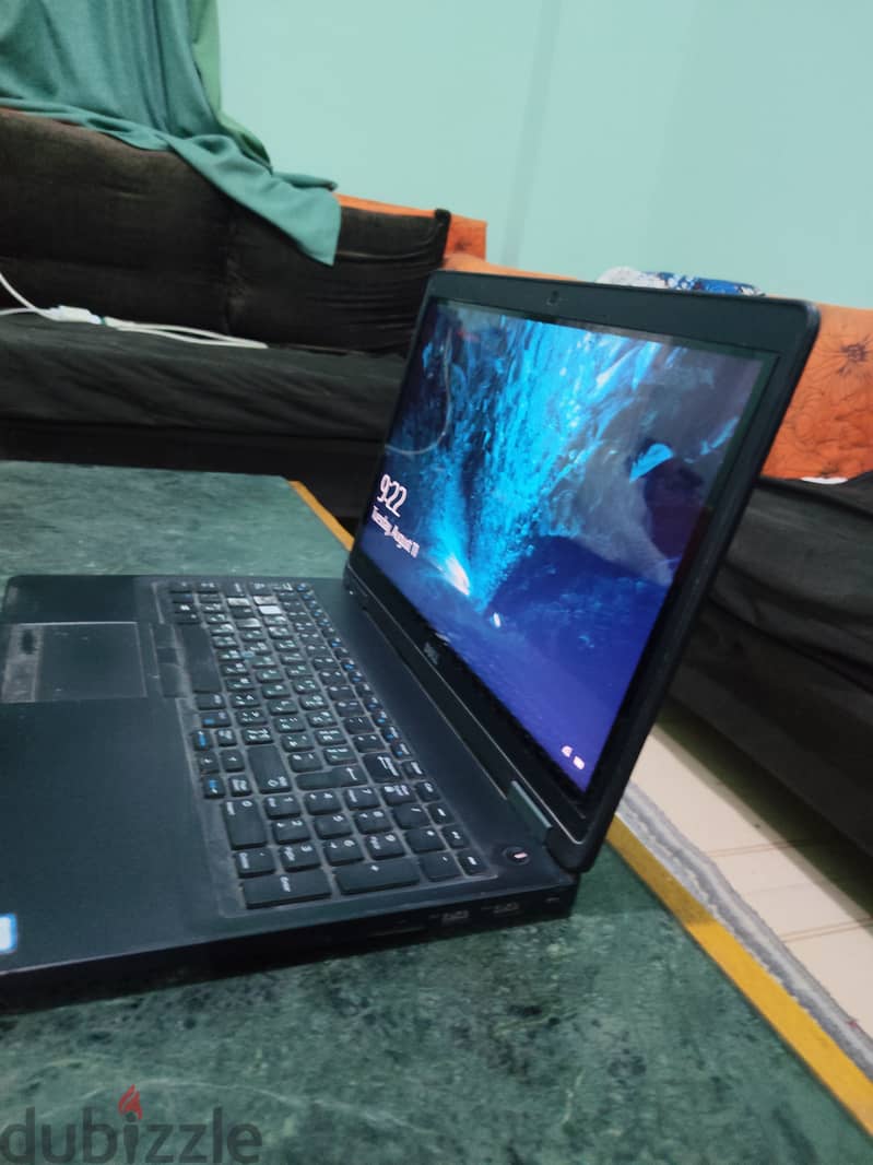 Dell Latitude E5570 4