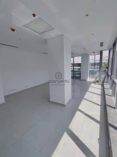 مكتب إداري للإيجار في leven Square