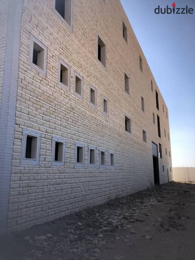 مصنع للبيع 300 متر