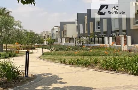 Price reduced for quick sale: Townhouse resale in Hyde Park, Fifth Settlement, fully finished with a distinctive layout, ready for viewing.