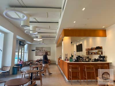 Shop for rent inside a gas station on 90th Street, ground floor, suitable for a cafe or takeaway. 200 square meters of interior space plus 70 square m