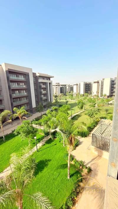 100 sqm apartment for sale in the newest phase of Madinaty, B15, directly next to services. Down payment and installments available. Immediate deliver