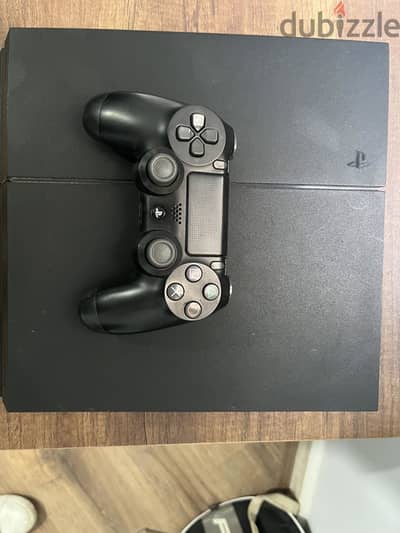 Playstation 4 + دراع اصلي و فيفا ٢٦ هديه