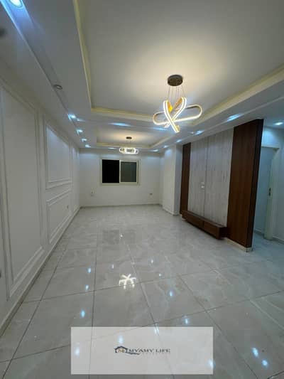 135m Front Apartment with Full Meters on Main Street at a Bargain Price