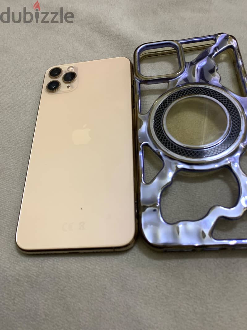 Apple - iPhone 11 Pro Max 4