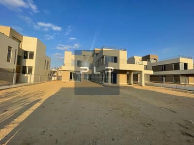 استلم فوري فيلا ستاند الون برايم لوكيشن ريسيل في بالم هيلز التجمع الخامس Palm Hills New Cairo