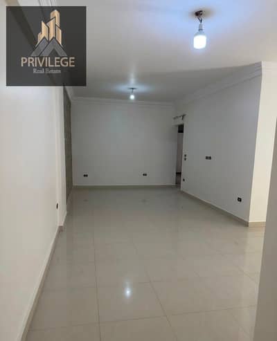 Apartment for sale in West Erbila 3/4 in the Fifth Settlement, 140m super lux, 3 rooms, second floor with elevator, garage and storage, electricity number, gas.