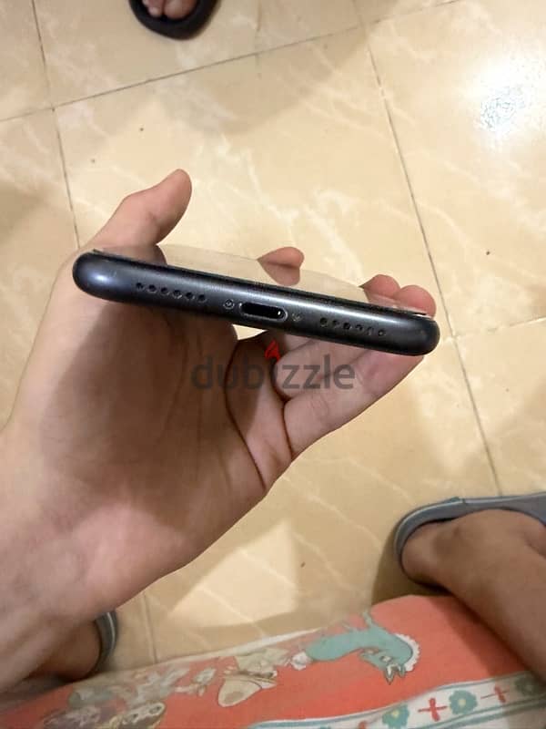 IPhone 11 4