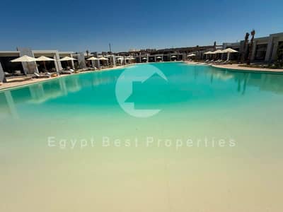 توين هاوس للبيع باطلاله مميزه على البحر باقل مقدم 5% فقط واطول فتره سداد فى سولارى فى راس الحكمه فى الساحل الشمالى