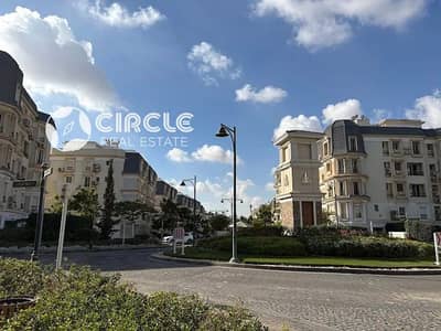 شقة للبيع مفروشة بالكامل بالفرش والأجهزة في كمبوند ماونتن فيو هايد بارك Mountain View Hyde Park التجمع الخامس 2 غرف بمساحة 133 متر