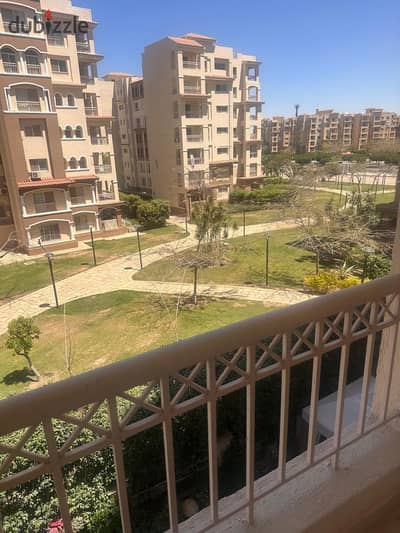فرصه  للبيع  بمدينتي شقه  175متر في الB1 تشطيبات خاصه