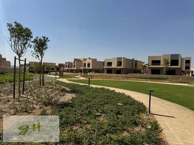 تاون هاوس فيو رائعة على لاندسكيب جاهز للاستلام ​​للبيع في هب تاون مدينة المستقبل Haptown mostakbal city