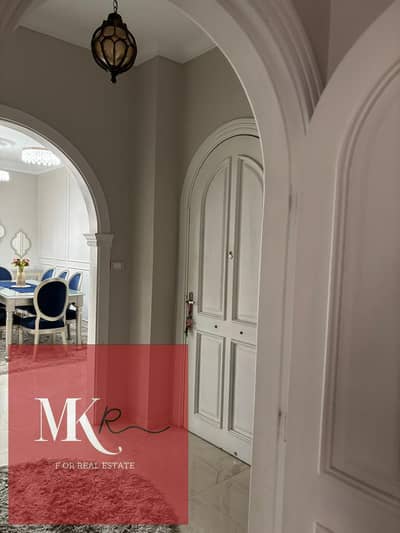 For sale, a distinguished apartment of 220 m in the South Academy - an exceptional location