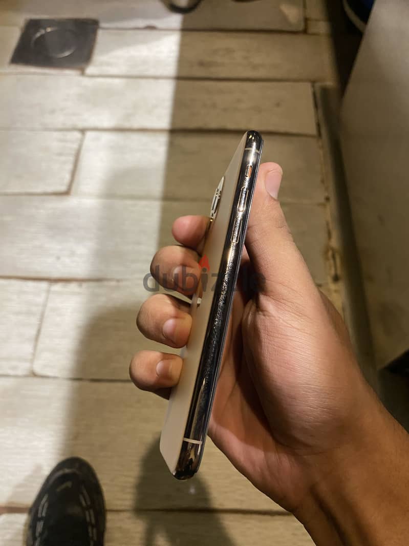 Apple - iPhone 11 Pro 2