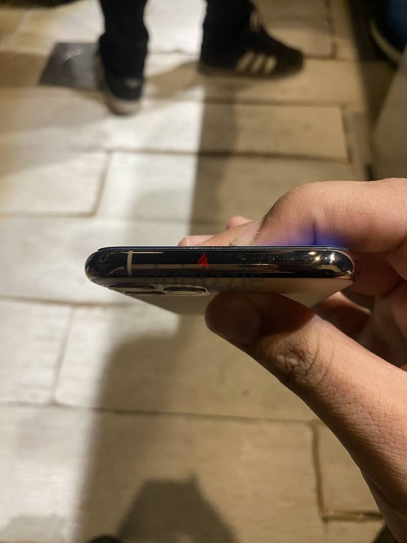 Apple - iPhone 11 Pro 4