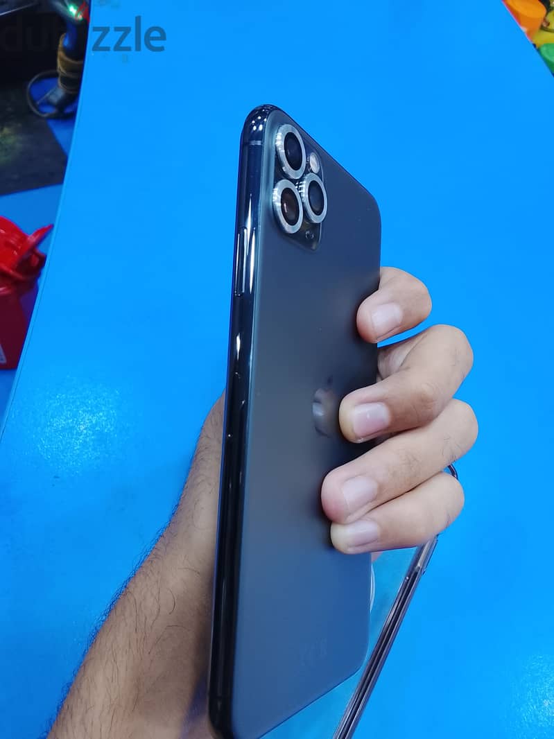Apple - iPhone 11 Pro Max 2