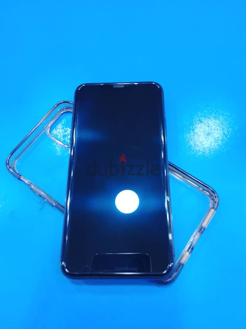 Apple - iPhone 11 Pro Max 3