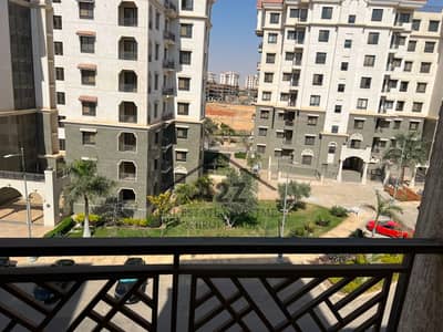 At a very special price in the Celia Compound, New Administrative Capital, 160 meters, repeated middle floor, ready for immediate delivery, negotiation on the price