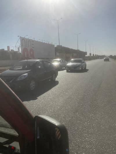 250 m Apartment in Bayt al-Watan next to the Cairo University compound, repeated semi-finished. With meters, elevator in front of the entrance of Zayed 4, near the Dahshur link, 4 years facilities