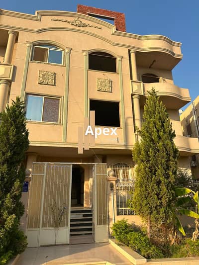 Apartment for sale in the Fifth District Villas, Al-Obour City, Garden View, near Samira Moussa St. and all services, first floor, 200 sqm, calm space