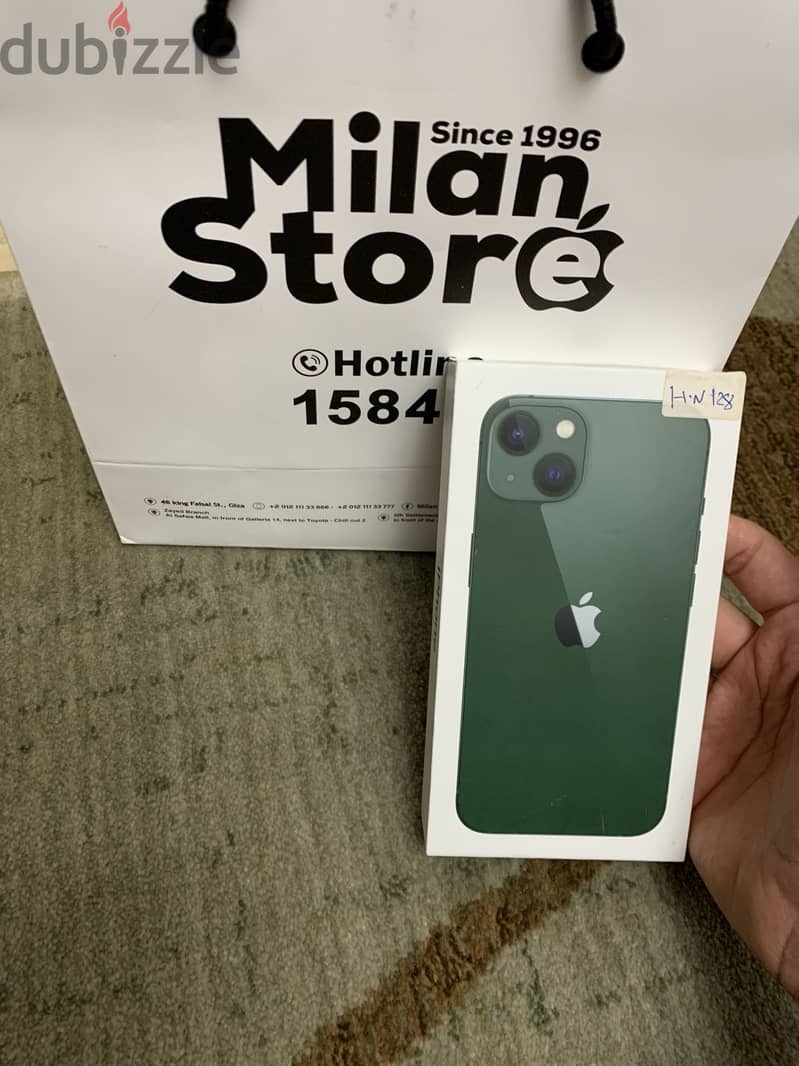 Apple - iPhone 13 8