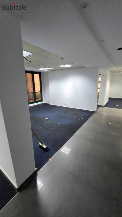 Office headquarters for rent 500 meters official administrative license Security building fully air-conditioned network