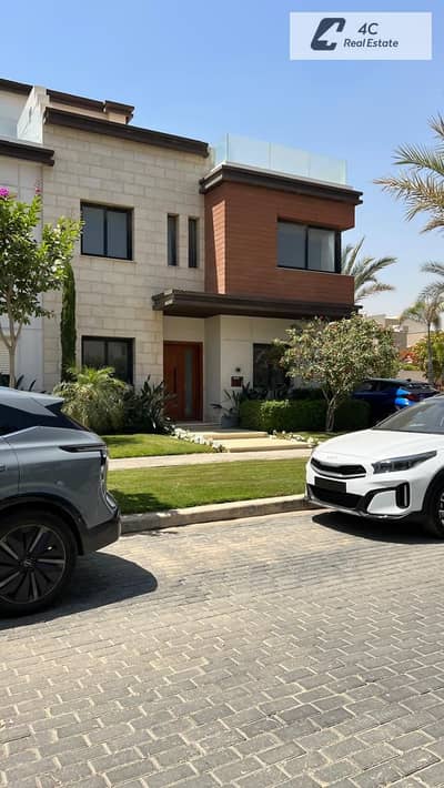 Townhouse for sale at the lowest price in Azar, Fifth Settlement, with a distinctive layout and Ready for viewing and handover.