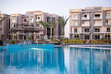 Apartment for Sale, Ready to Move, with the Longest Repayment Period, in a Prime Location in a Compound in Golden Square, with a Distinctive Landscape