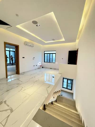 Fully Finished Apartment with Air Conditioners, Ready to Move, 170 SQM for Sale in Fifth Square by Al Marasem, New Cairo – Fifth Square El Marasem New