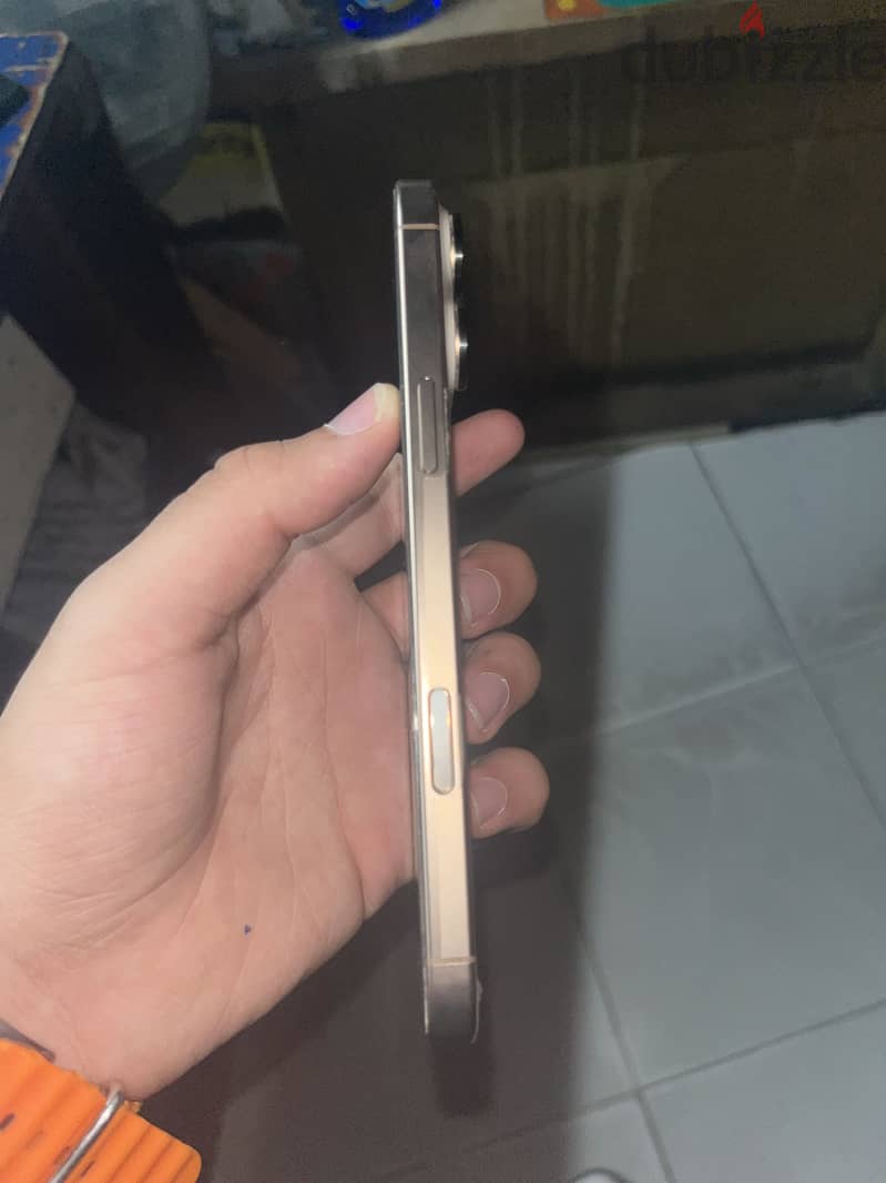 Apple - iPhone 16 Pro Max 3