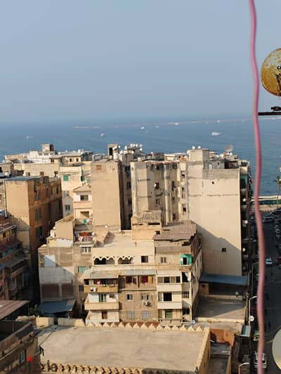 Apartment for sale in El Manshia, France Street, directly a few steps from the sea and has a clear view of the sea. Apartment area is 150m, very distinguished location.