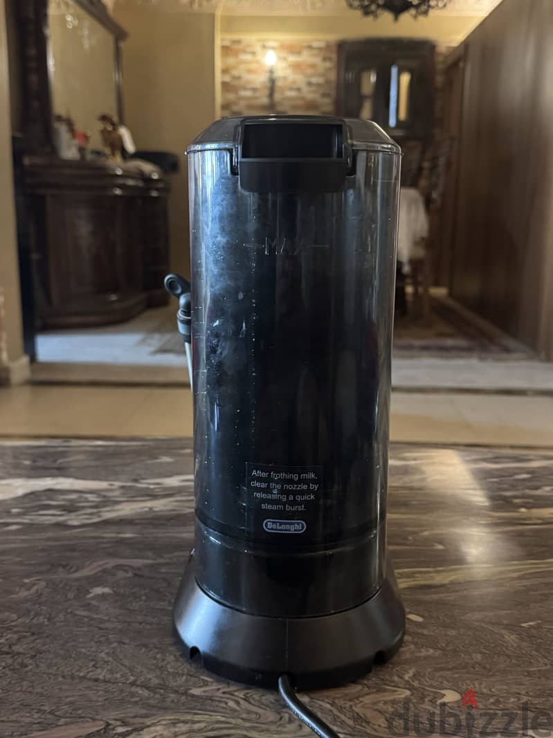 Delonghi coffee machine 1