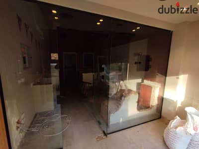 For rent in Sporting Direct sea view next to McDonald's and next to all brands area 50m suitable for major and well-known brands