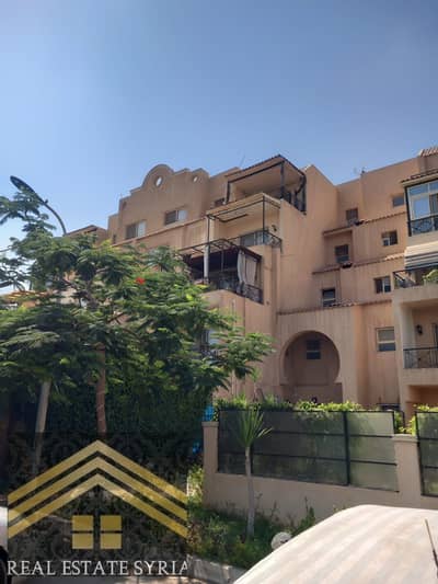 The owner requires 11,000 available videos for the apartment, an unfurnished apartment for rent, north of the city of Al-Shorouk, 1, Panorama Al-Shorouk Compound, an area of 75 square meters, third floor back view, luxury finishing, first residence, natural gas available, old electricity meter, internet, and water connections next to services.
