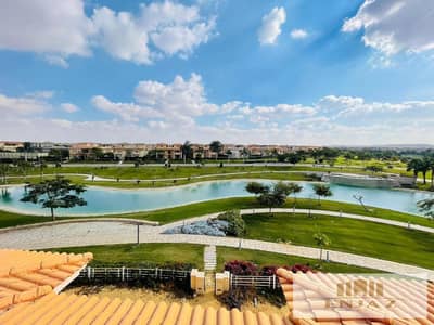 فيلا للبيع فى مدينتى نموذج  C  4 نوم ماستر تطل على صف اول بحيرات باكبر مساحه ارض ( 800 )
