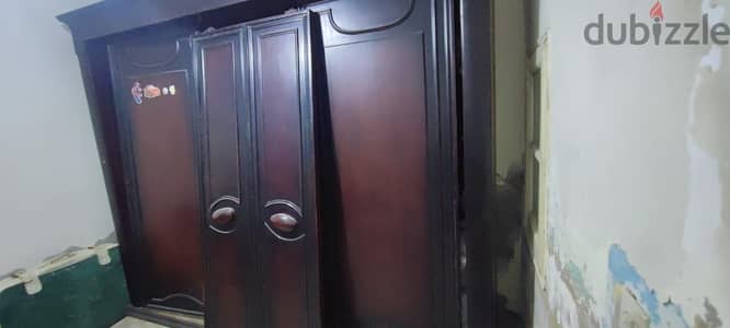 دولاب زان بحاله ممتازه ٣ ضلفه جرار بدهان بني مط