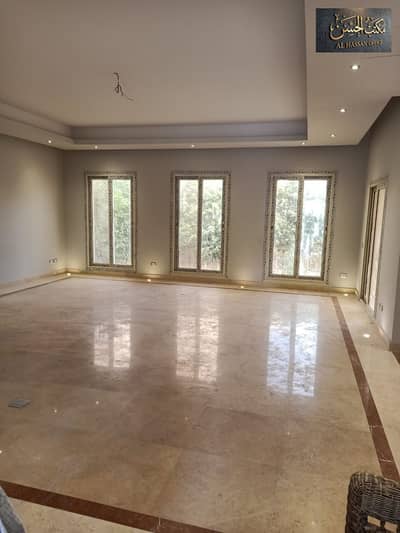 Villa for rent in Sheikh Zayed | Residential and administratively suitable | 600 m | 5 rooms | Private garden | Fully air-conditioned and kitchen
