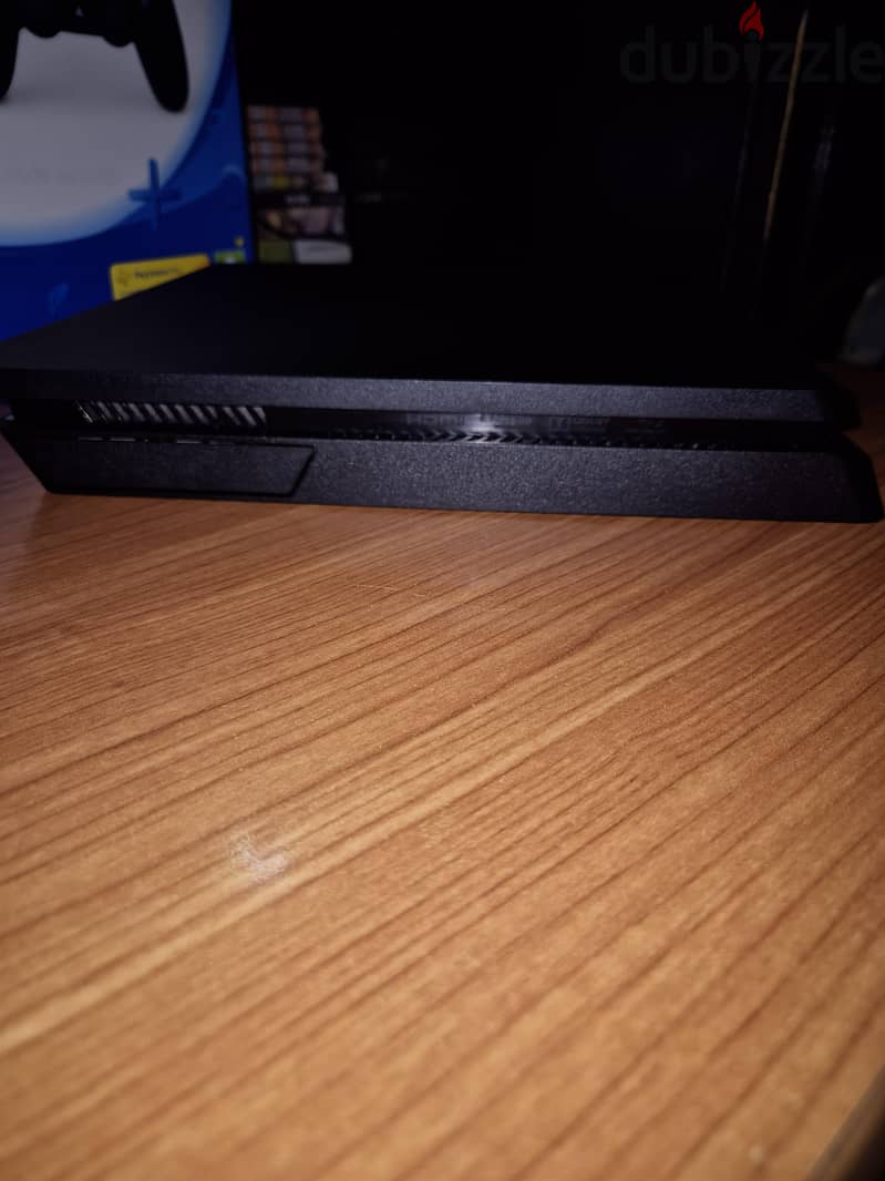 Ps4 Slim 1TB used + 1 original controller + 1 CD 3