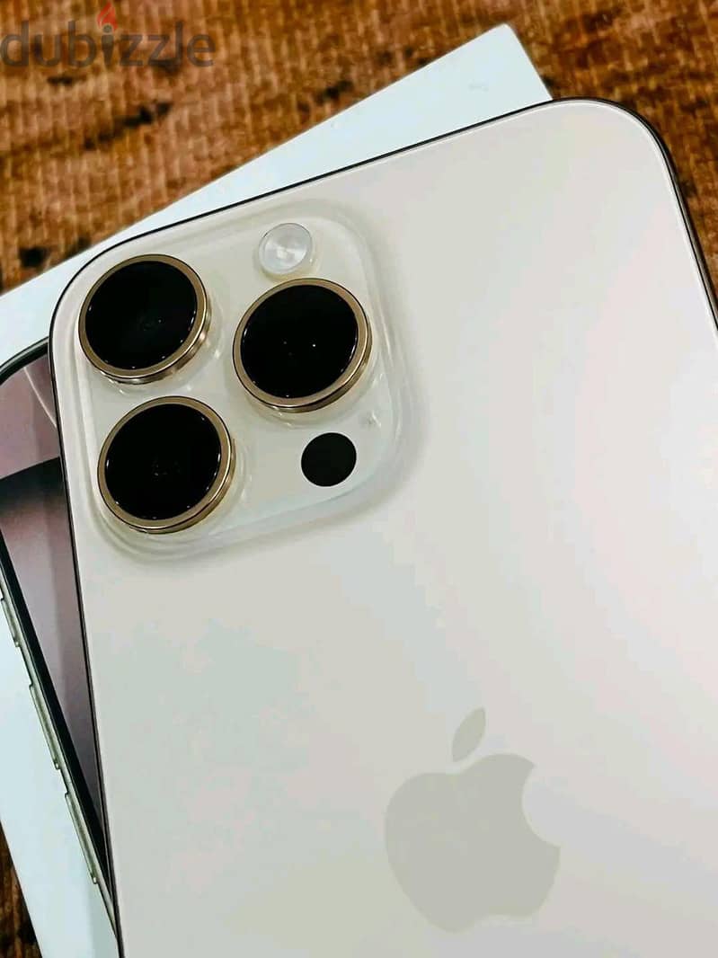 Apple - iPhone 16 Pro Max 4