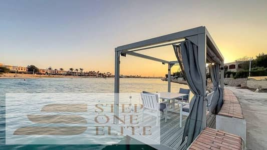 First row beach chalet with 3 bedrooms in Marina 5, immediate occupancy with private garden