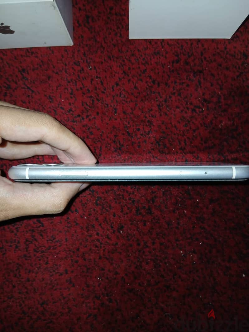 Apple - iPhone 11 11